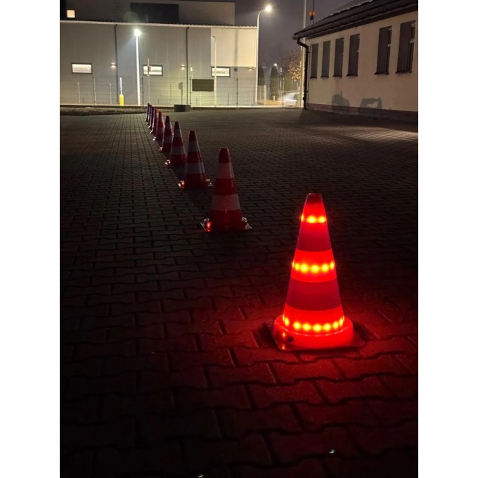 Con de avertizare trafic cu LED - 75 cm Con de avertizare trafic cu LED - 75 cm